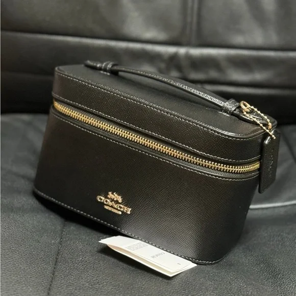 NWT Coach Cosmetic Case In Leather CW727 - Picture 4 of 8